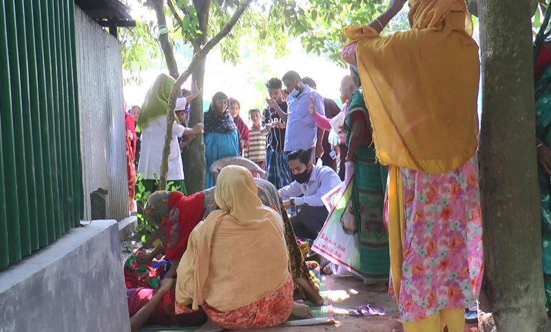 মাহফিলের খিচুড়ি খেয়ে অসুস্থ শতাধিক, একজনের মৃত্যুতে এলাকায় আতঙ্ক মাহফিলের খিচুড়ি খেয়ে অসুস্থ শতাধিক, একজনের মৃত্যুতে এলাকায় আতঙ্ক
