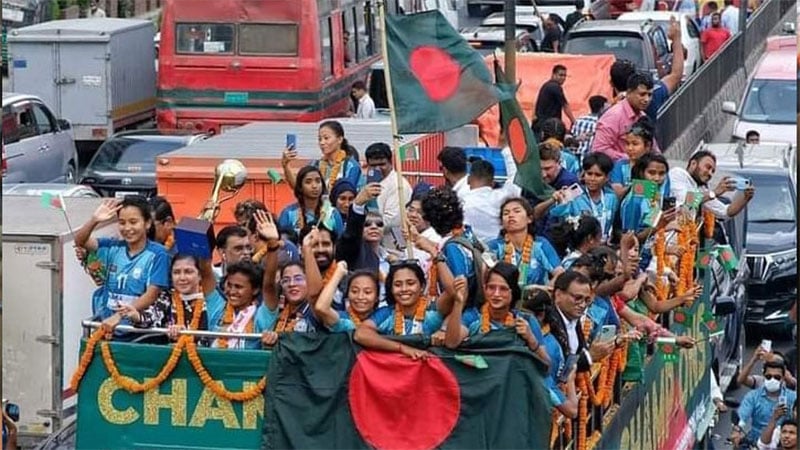 সাফজয়ী নারীদের ১ কোটি টাকা দেয়ার ঘোষণা সেনাবাহিনীর