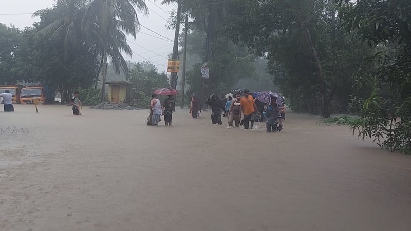 বৃষ্টি আর ভারতের পাহাড়ি ঢলে ডুবেছে জনপদ