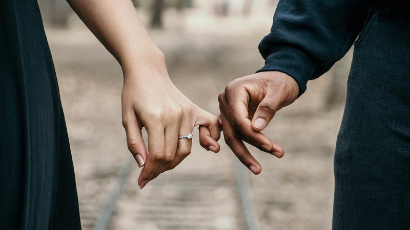 কিছু ভালোবাসা ফুঁড়িয়ে যায় কেন? সাইকোলজিস্টের পরামর্শ কিছু ভালোবাসা ফুঁড়িয়ে যায় কেন? সাইকোলজিস্টের পরামর্শ