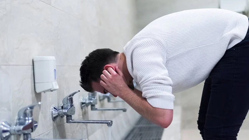 অজু শেষে যে দোয়া পড়লে জান্নাতের সব দরজা খুলে যায় অজু শেষে যে দোয়া পড়লে জান্নাতের সব দরজা খুলে যায়