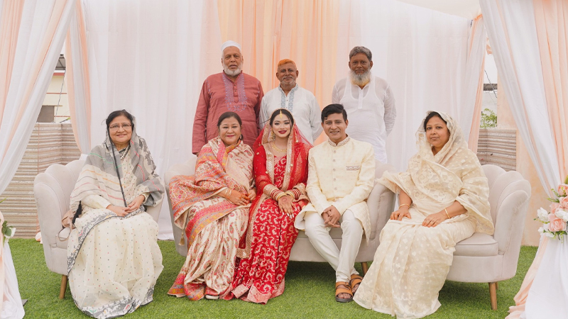 শুক্রবার (৪ এপ্রিল) দুপুরে মিরপুর ডিওএইচএসে নিজ বাসায় পারিবারিক আয়োজনে বিয়ের আনুষ্ঠানিকতা সম্পন্ন করেন শামীম।