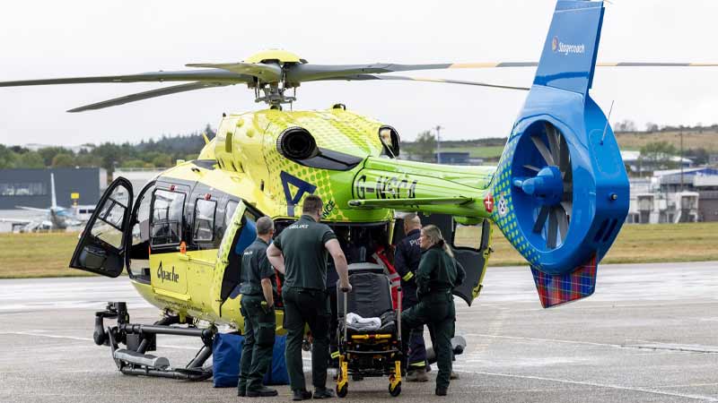 পাহাড়ি এলাকা, দুর্গম অঞ্চল বা যেখানে সাধারণ বিমান অবতরণ সম্ভব নয় সেখানে হেলিকপ্টার সহজেই পৌঁছাতে পারে।  ছবি: সংগৃহীত 