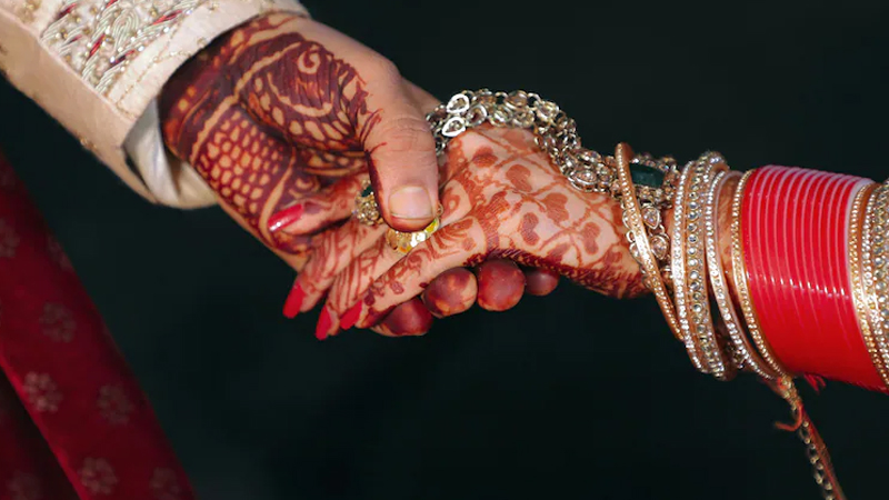 biye 1738494395 গান বাজিয়ে বর নাচানাচি করায় বিয়ে ভেঙে দিলেন বাবা