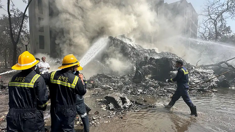 ভারতে বিমান দুর্ঘটনা, ২৪২ আরোহীর কেউ বেঁচে নেই ভারতে বিমান দুর্ঘটনা, ২৪২ আরোহীর কেউ বেঁচে নেই