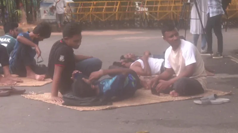কাকরাইল মোড়ে জবি শিক্ষার্থীদের অবস্থান: সংগৃহীত ছবি