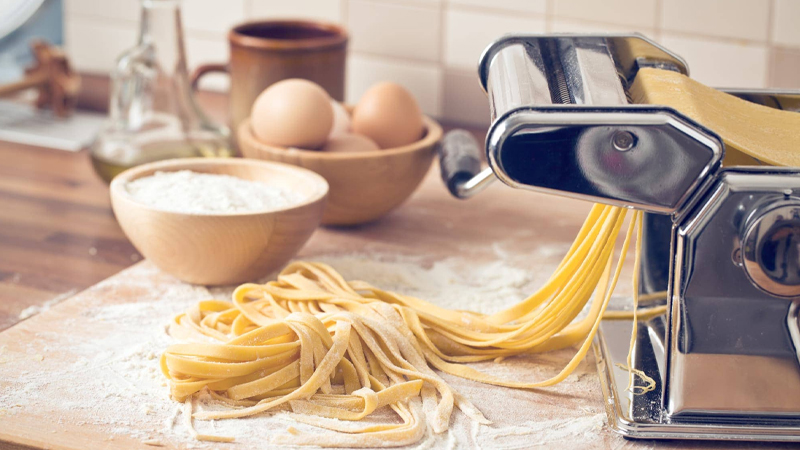 অপরিশোধিত গমের পাস্তায় ফাইবার, ম্যাঙ্গানিজ, সেলেনিয়াম ও ফসফরাস বেশি, আর পরিশোধিত পাস্তায় আয়রন ও বি ভিটামিন বেশি। ছবি: সংগৃহীত