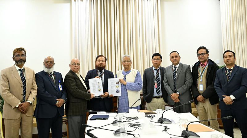 নিজ দেশের নাগরিকদের হত্যা করে গণকবর দেয়া কোনো সভ্য রাষ্ট্রে কল্পনাও করা যায় না: প্রধান উপদেষ্টা