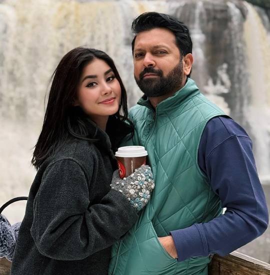  ২০২৫ সালের ৪ জানুয়ারি মাত্র চার মাসের পরিচয়ের পর রোজা আহমেদকে বিয়ে করেন তাহসান খান।  ছবি: সংগৃহীত 