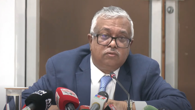 সংবাদ সম্মেলনে বক্তব্যকালে পররাষ্ট্র সচিব আসাদ আলম সিয়াম। ছবি: চ্যানেল 24